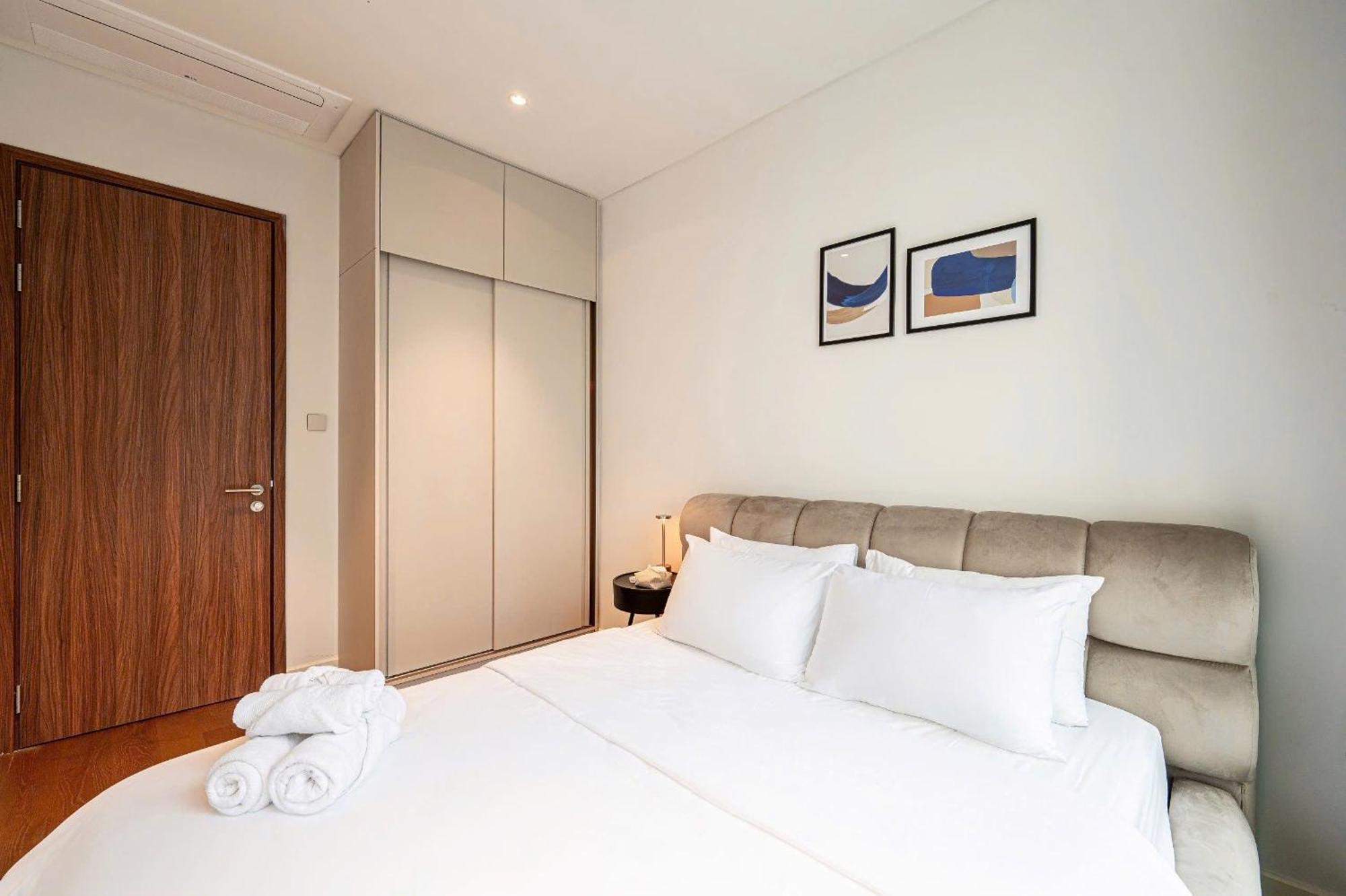 Metropole Square Cental Saigon Apartment *
