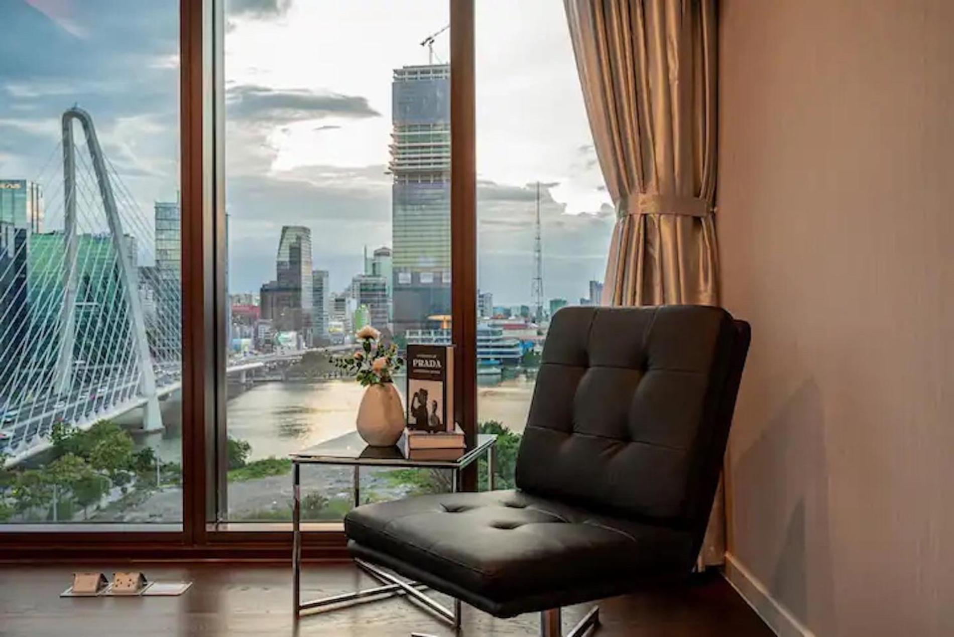 Metropole Square Cental Saigon Apartment