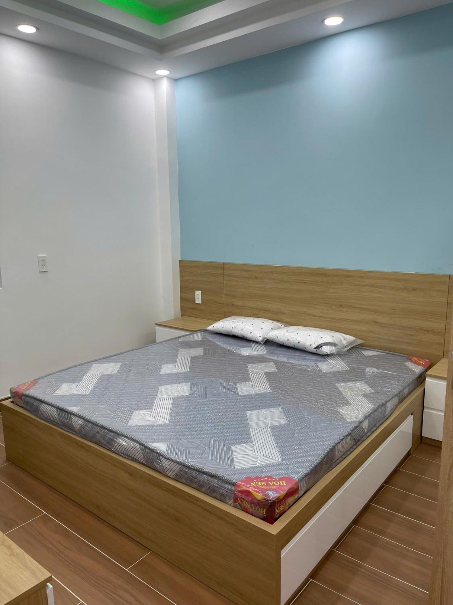 Pho Thuong Mai Sen Vang Guest house