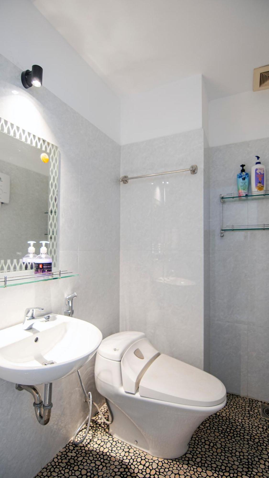 Entire House With Full Amenities - Near Bui Vien Walking Street , District 1 Ho Chi Minh City