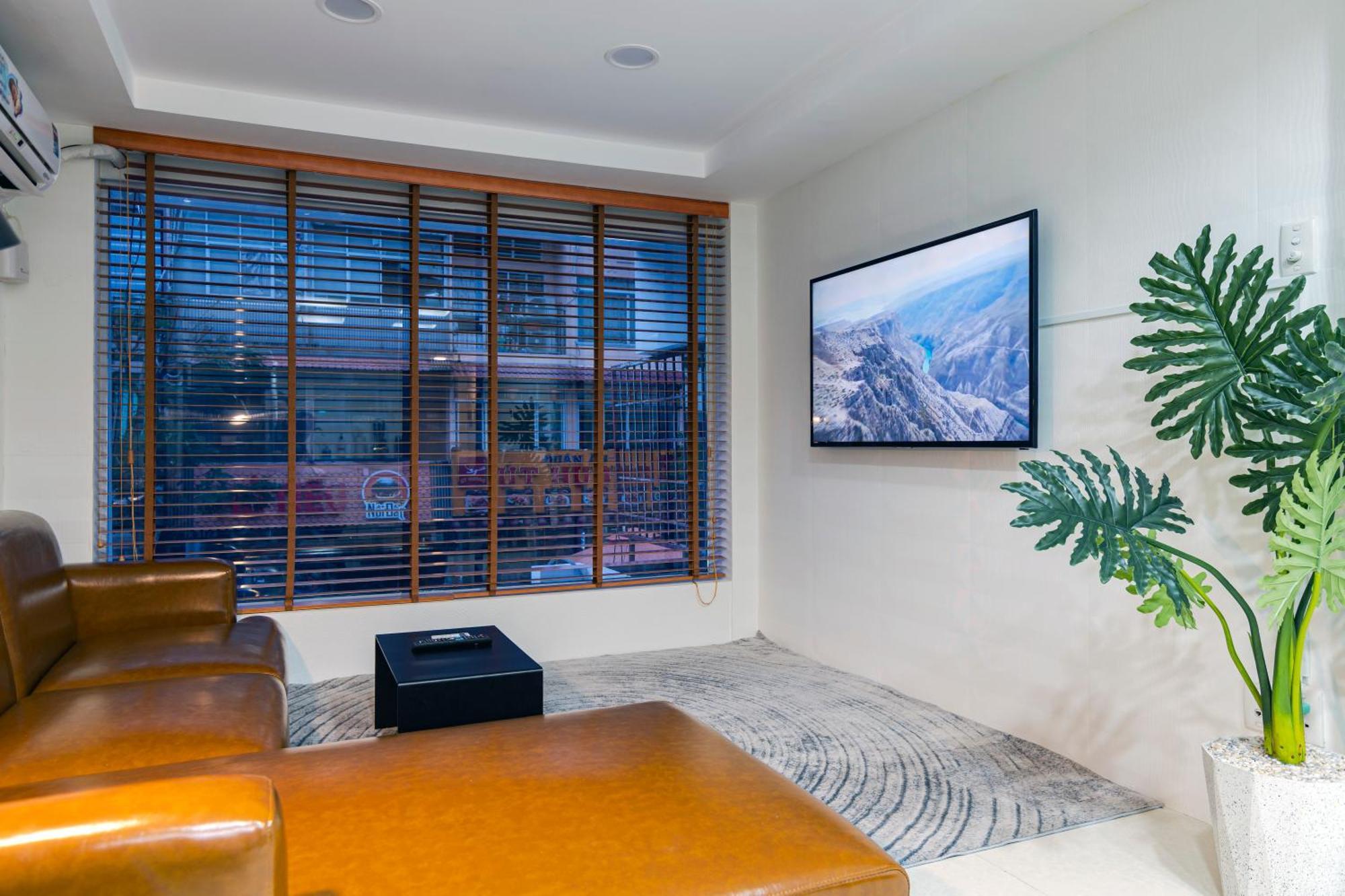 Entire House With Full Amenities - Near Bui Vien Walking Street , District 1 Holiday home *