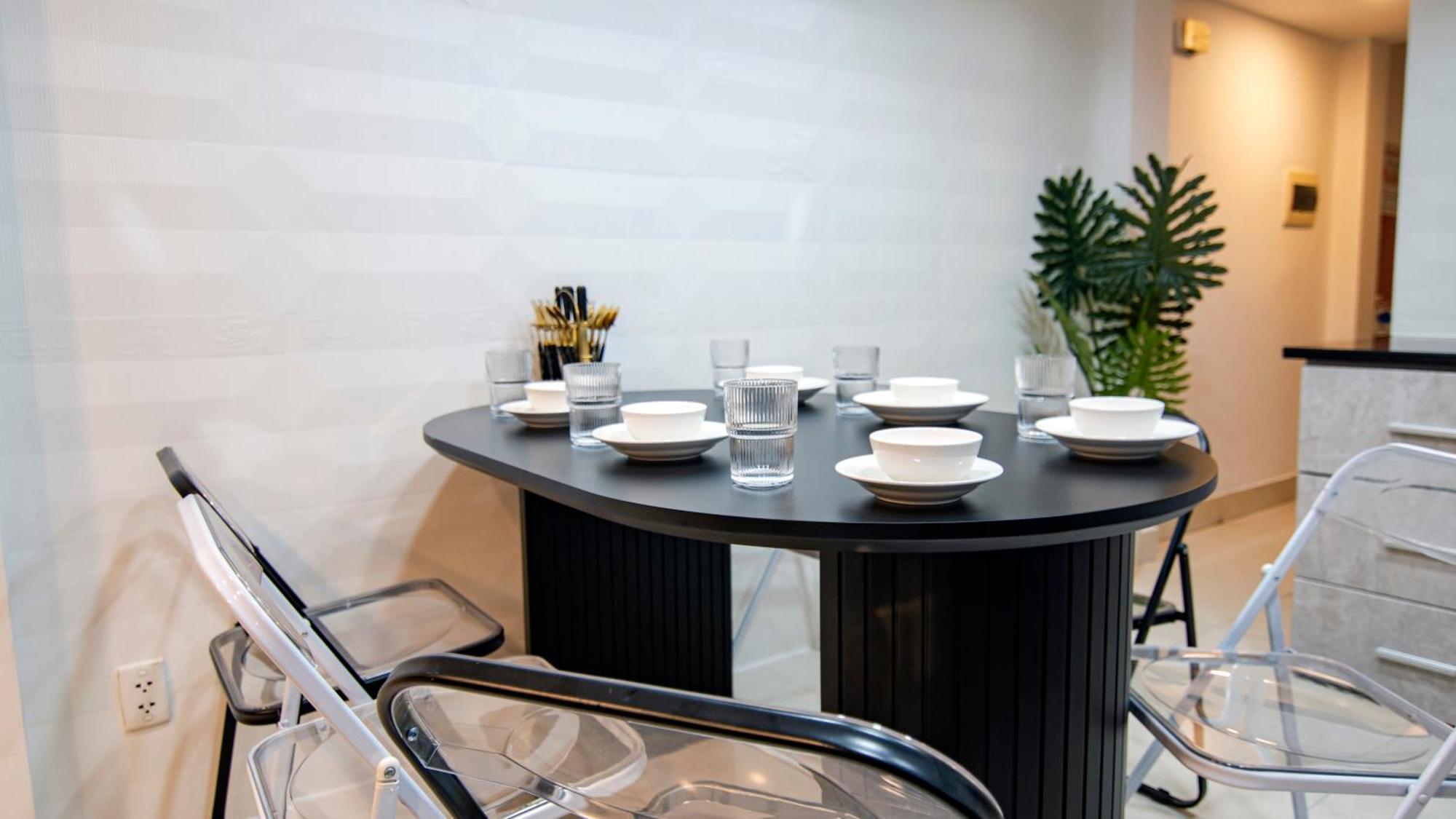 Holiday home Entire House With Full Amenities - Near Bui Vien Walking Street , District 1 *