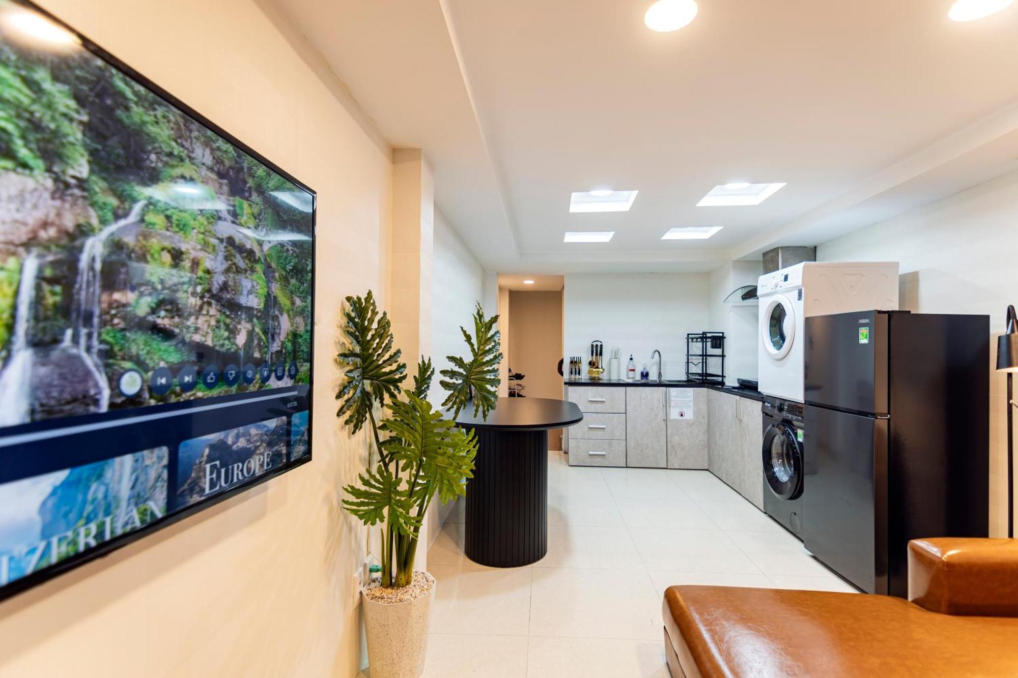 Entire House With Full Amenities - Near Bui Vien Walking Street , District 1 Ho Chi Minh City