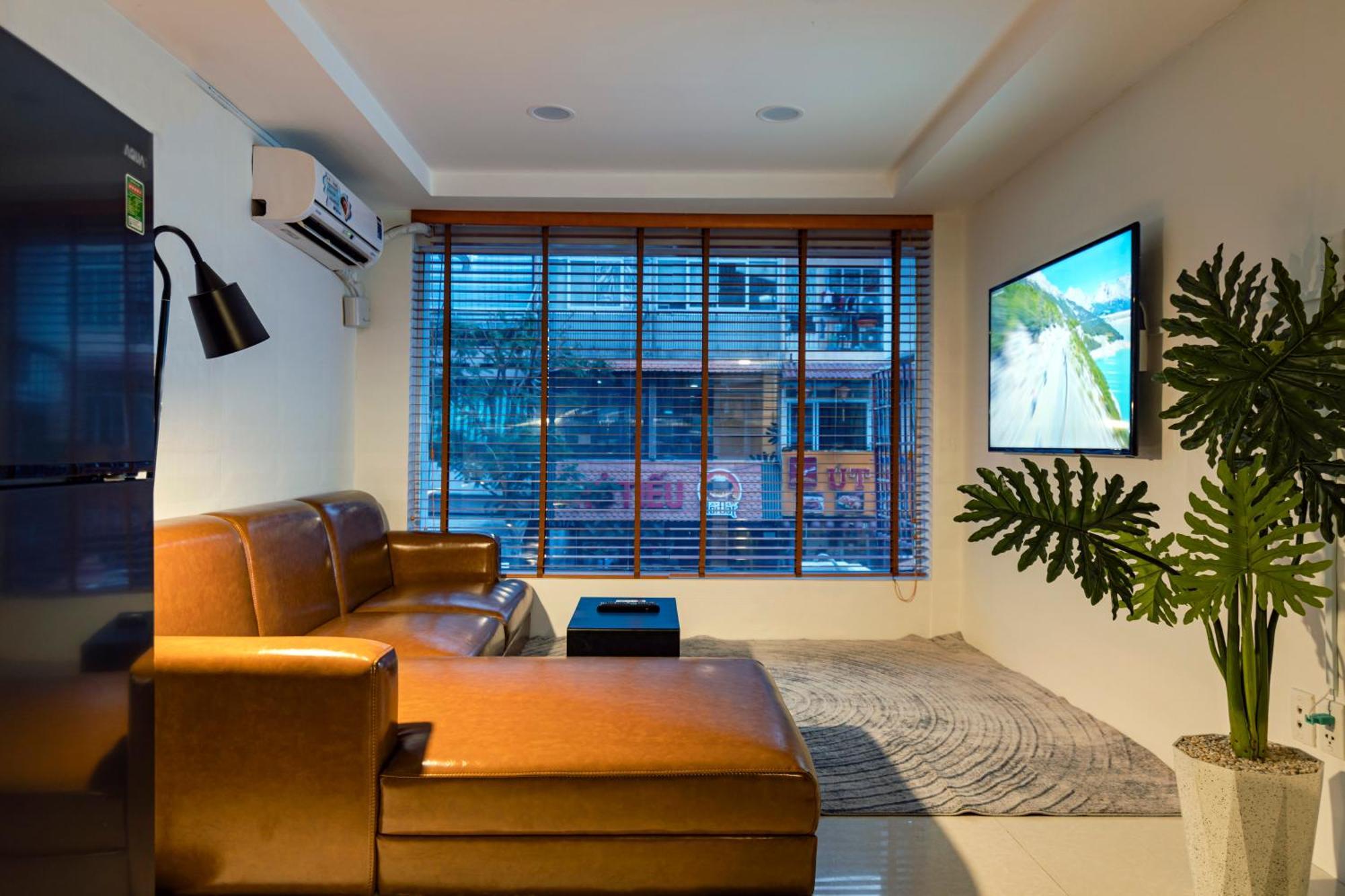 Holiday home Entire House With Full Amenities - Near Bui Vien Walking Street , District 1 *