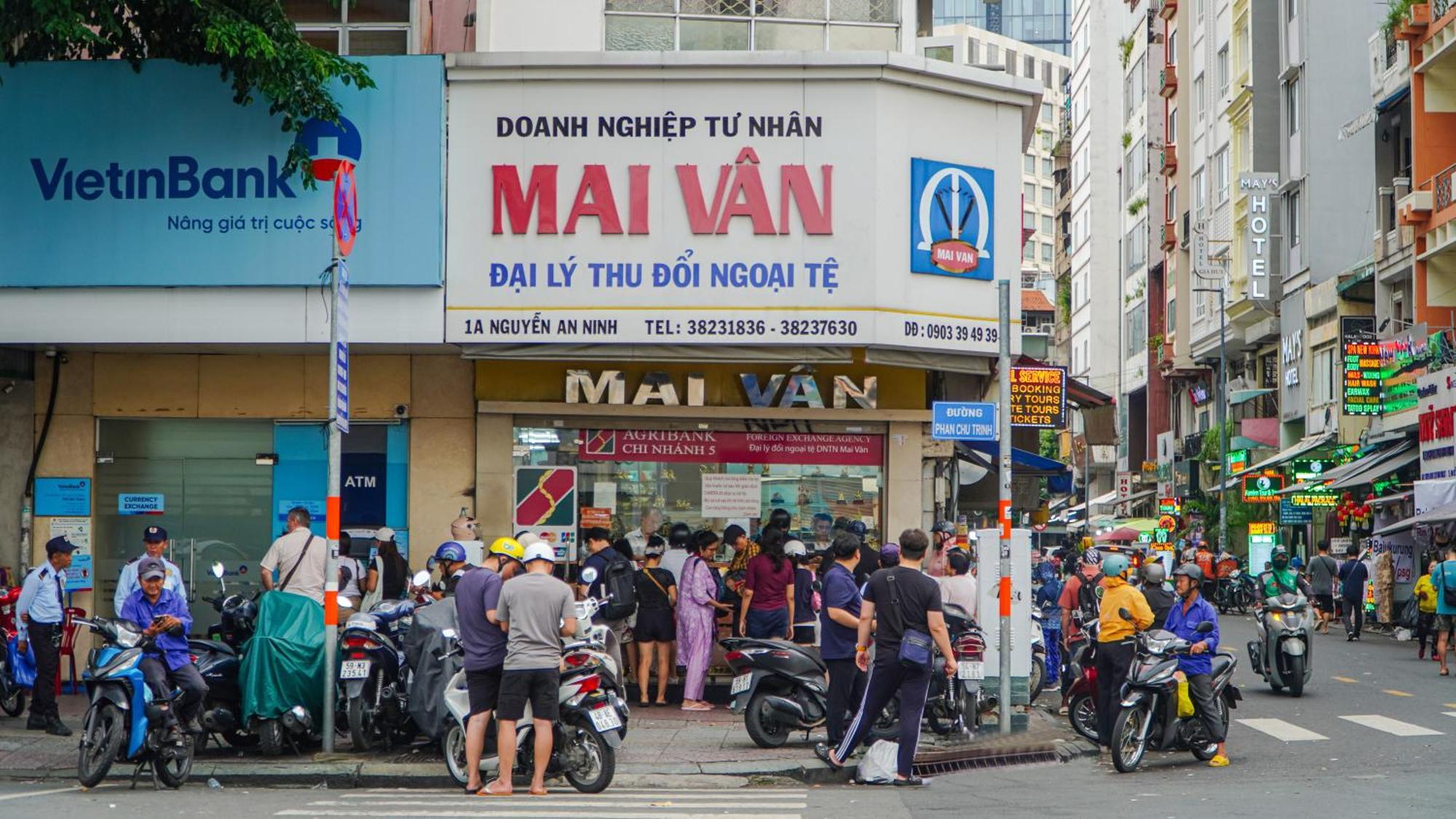 Entire House With Full Amenities - Near Bui Vien Walking Street , District 1 Holiday home Ho Chi Minh City
