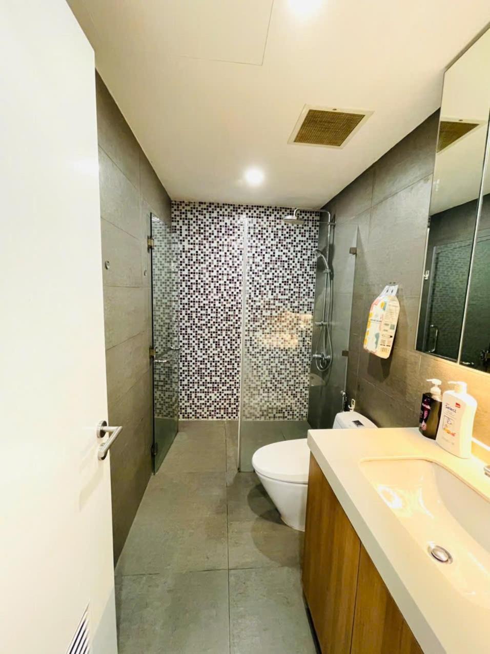 Apartment 1br Republic Plaza, 5 Min From Tan Son Nhat Airport Ho Chi Minh City