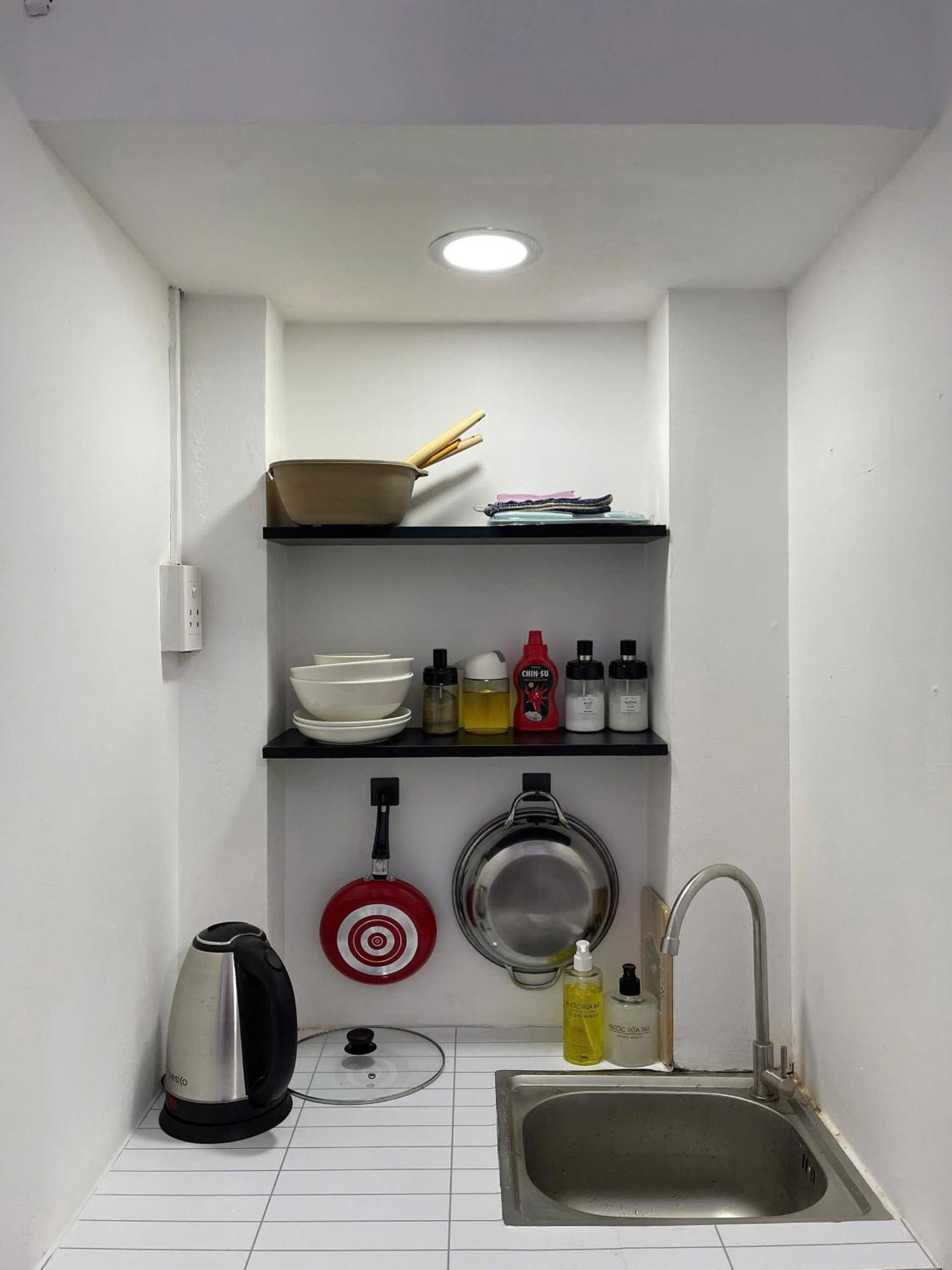 Apartment Emi - Quan 1 *