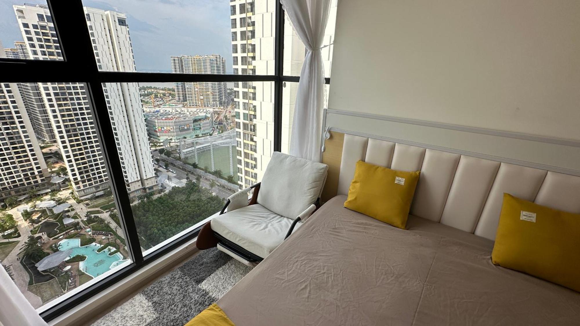 Vinhome Grandpark Tphcm Vietnam Masteri Centre Point Luxury With Adventure At Your Doorstep - Amusement Park & Poolside Comfort! Apartment