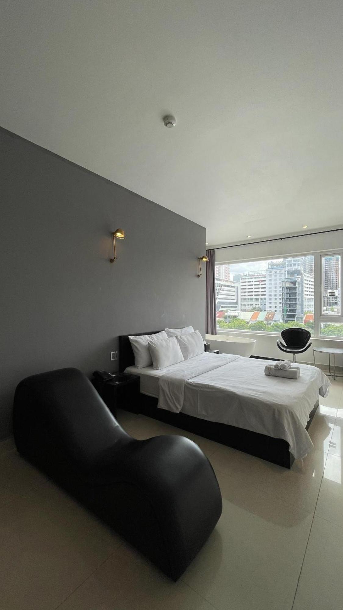 Hotel A In Riverside 2*