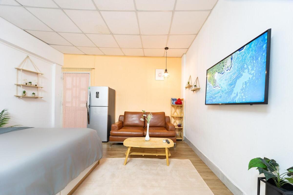 Lagom 18 - Dep Va Yen Binh, Ke Ben Dinh Doc Lap, Nha Tho Duc Ba, Duong Nguyen Du, Phuong Ben Nghe, Quan 1 * TP. Hồ Chí Minh
