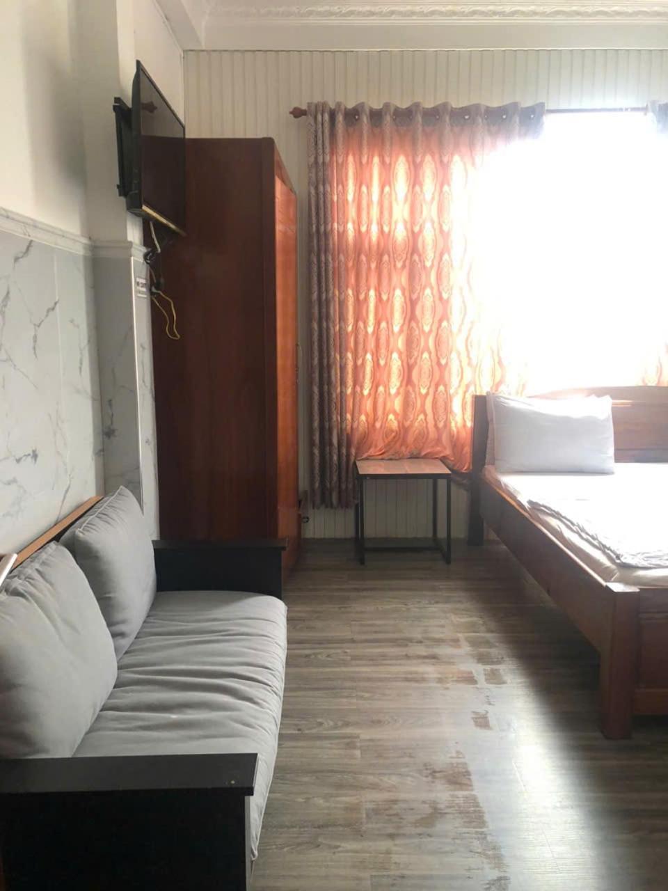 Hotel Quynh *