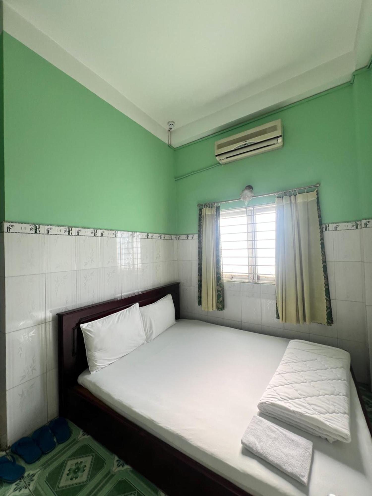 Khach San Hoang Nhan Ho Chi Minh City