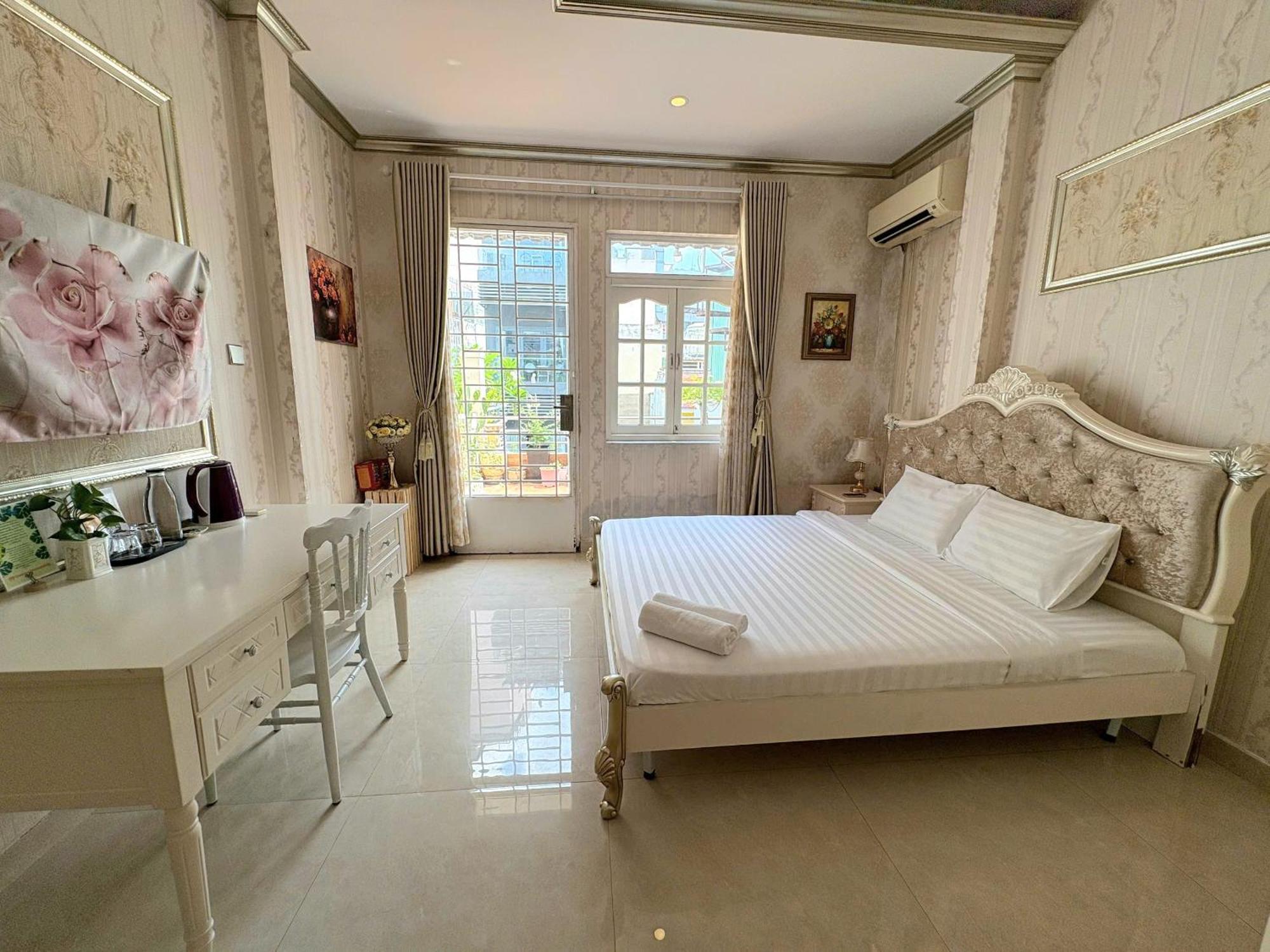 F F House * Ho Chi Minh City