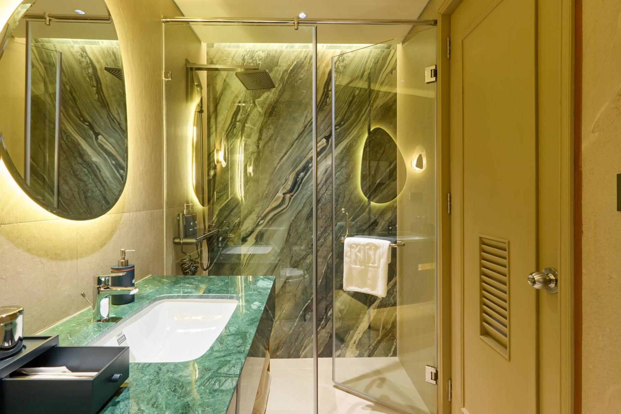 Kin Ly Tu Trong Hotel