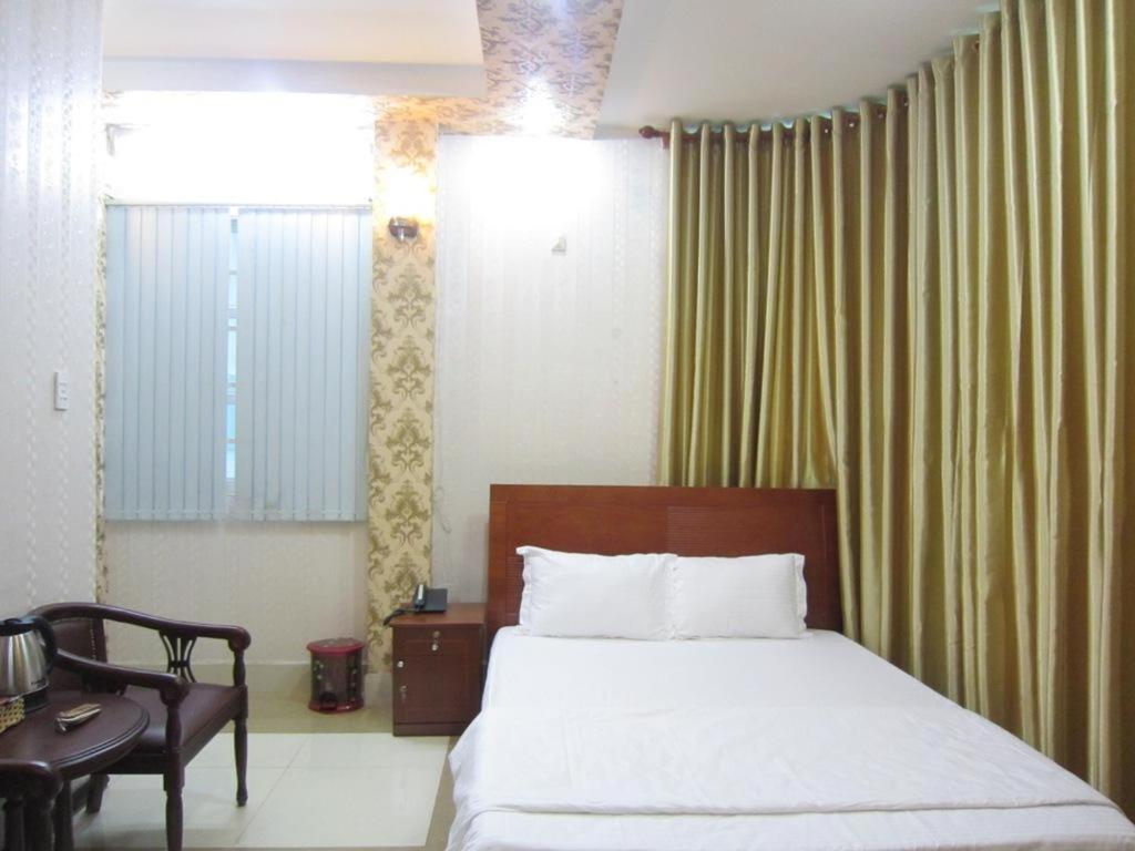 Vy Vy Airport Hotel *