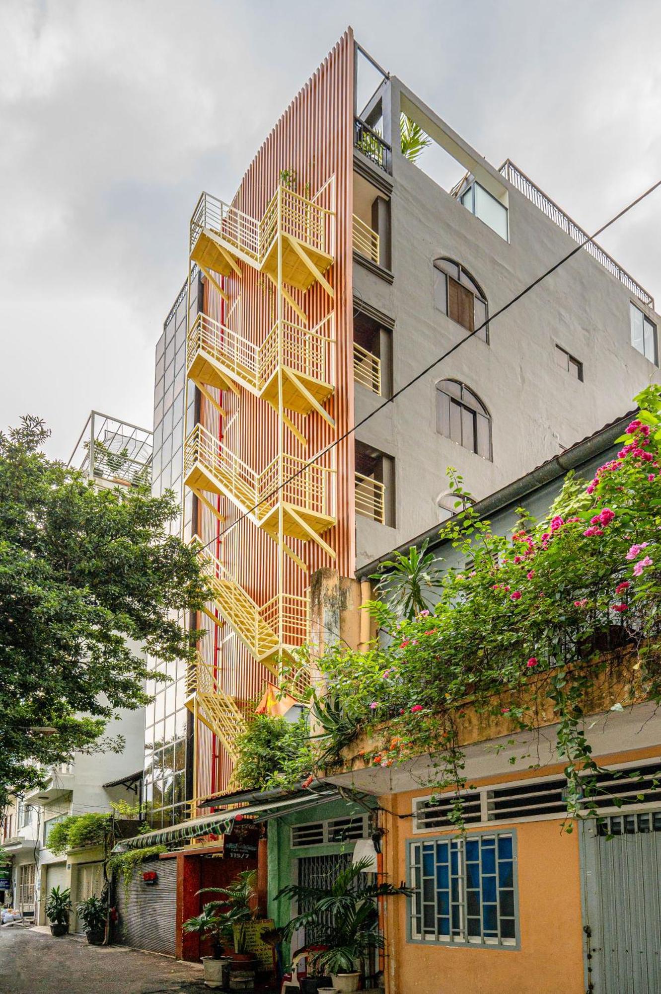 Lotus Lalala Hotel