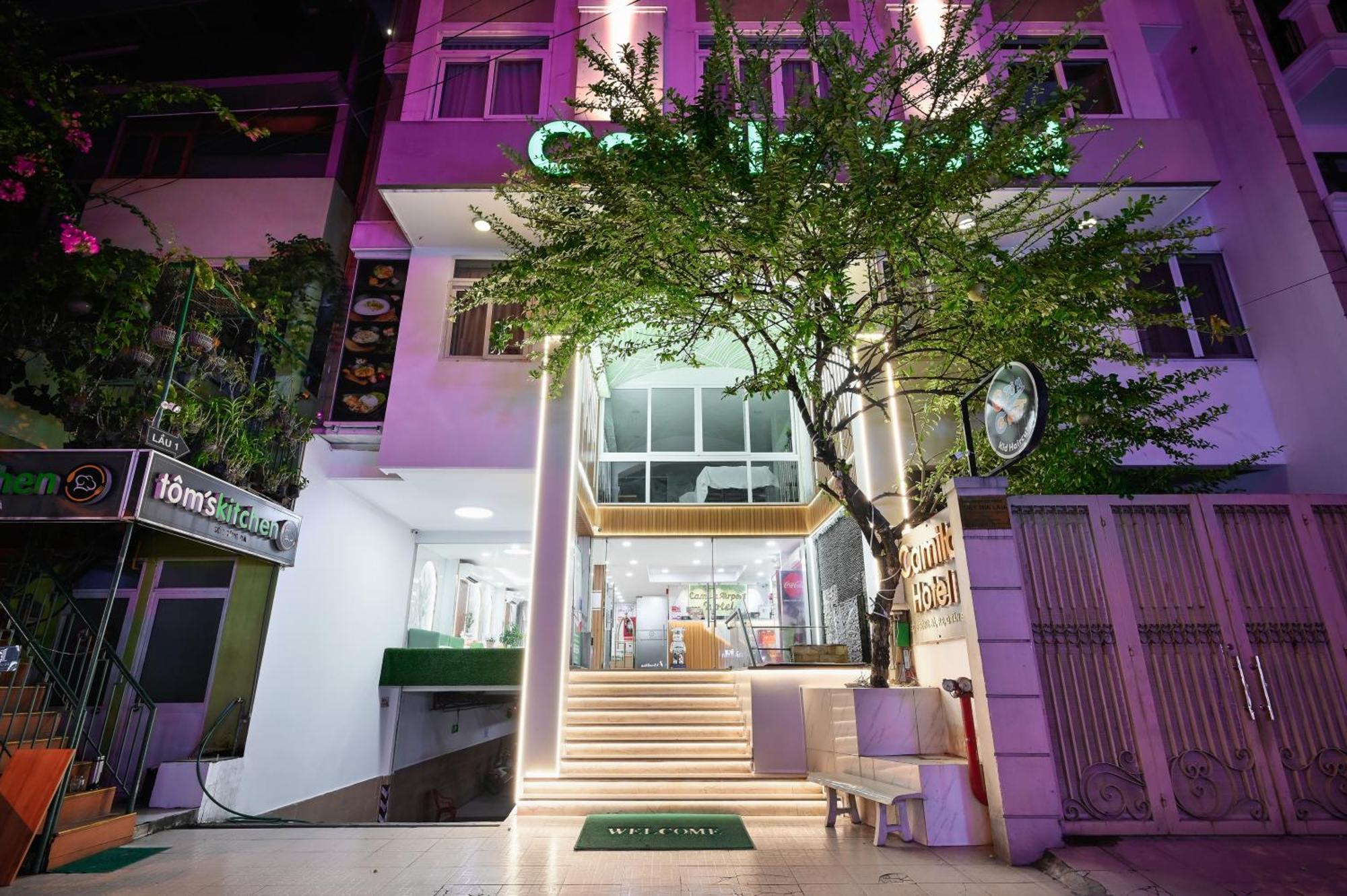 Camila Airport Hotel