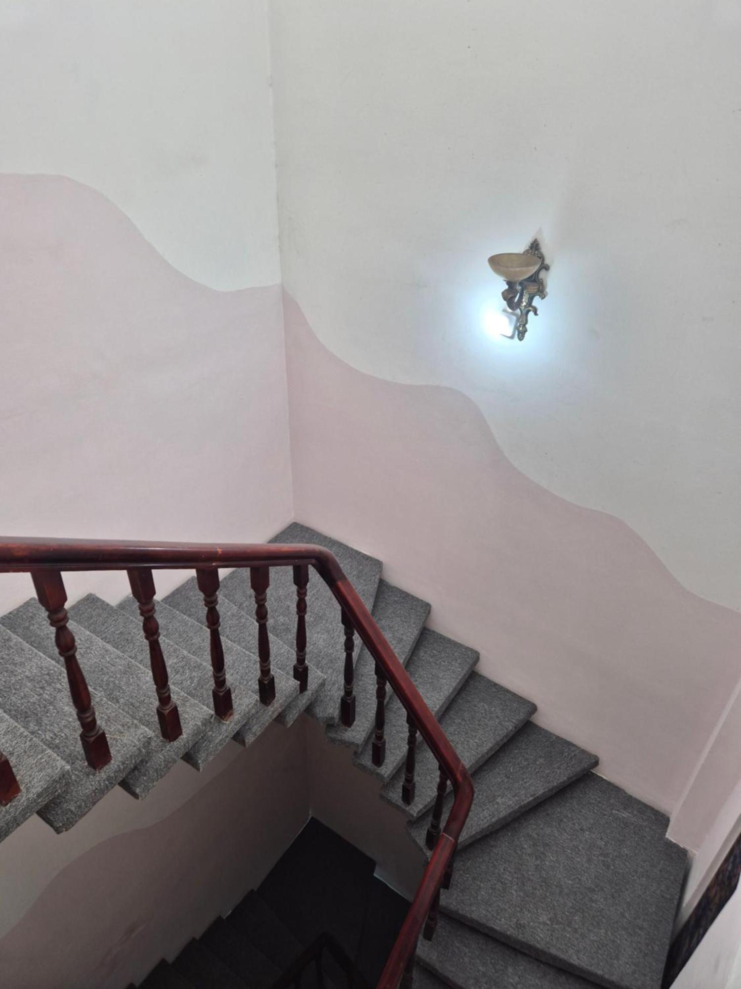 F F House Aparthotel