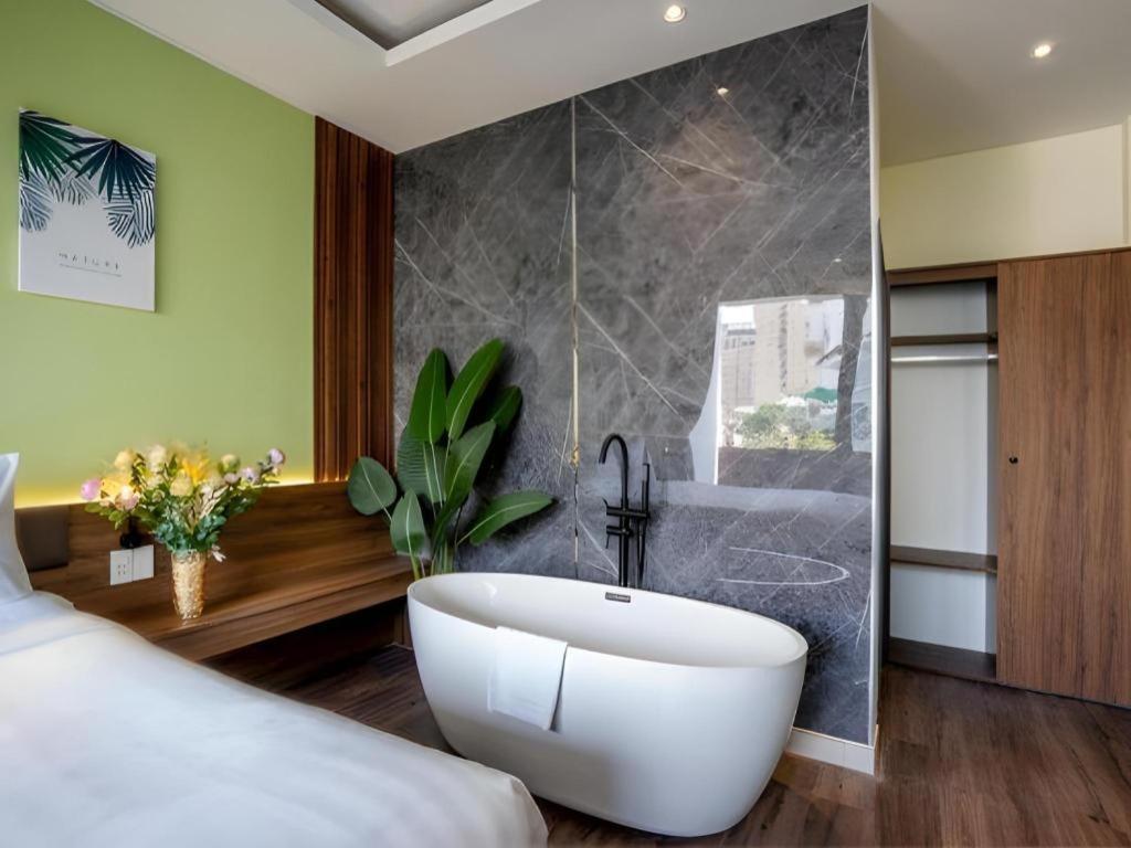 La Phan Huy Ich Hotel Ho Chi Minh City