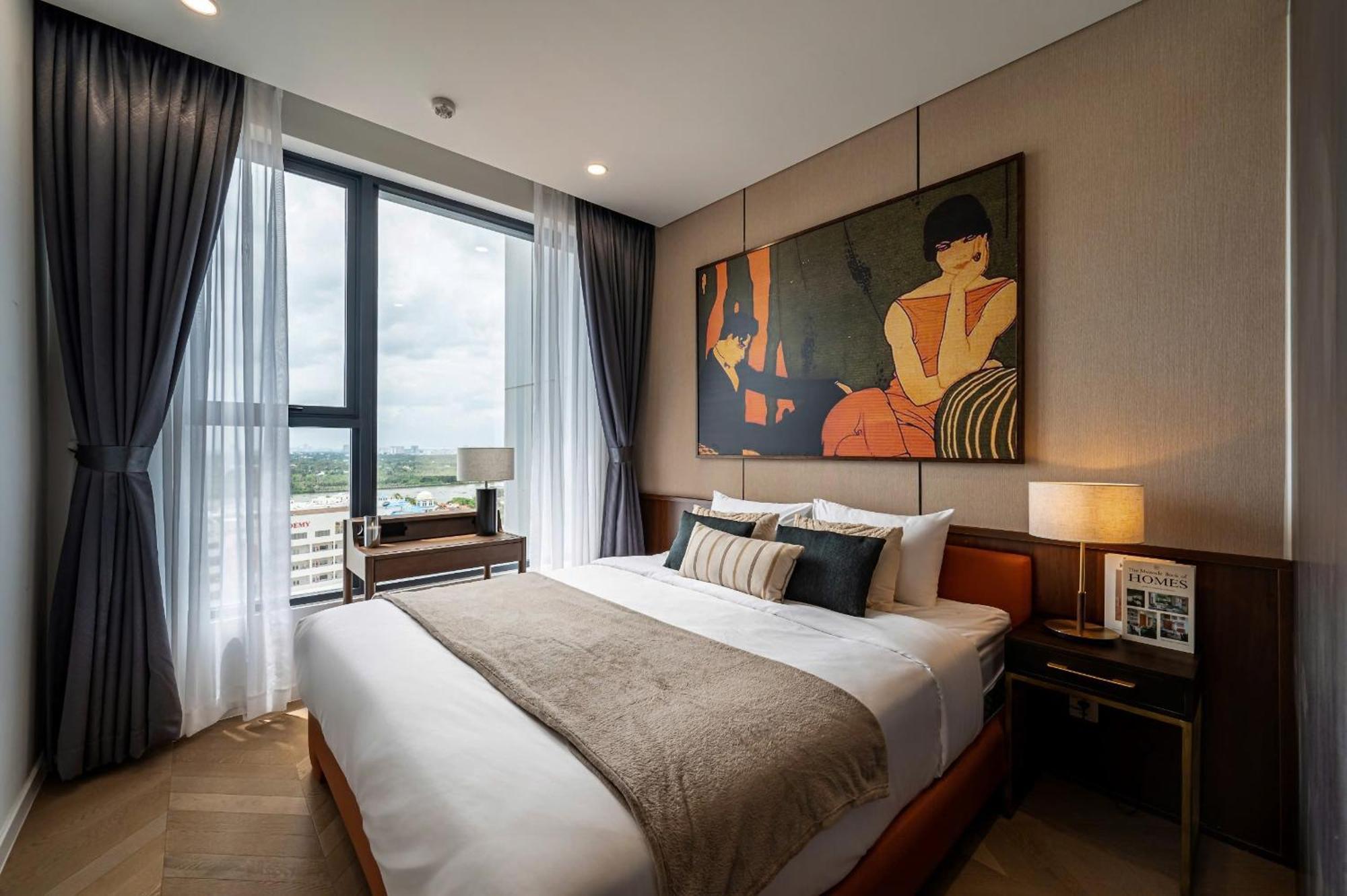 Lumiere Riverside - Raymond Holm - Luxurious 5-star *