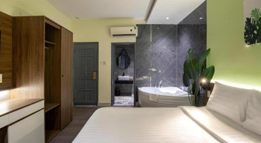 La Phan Huy Ich Hotel Ho Chi Minh City