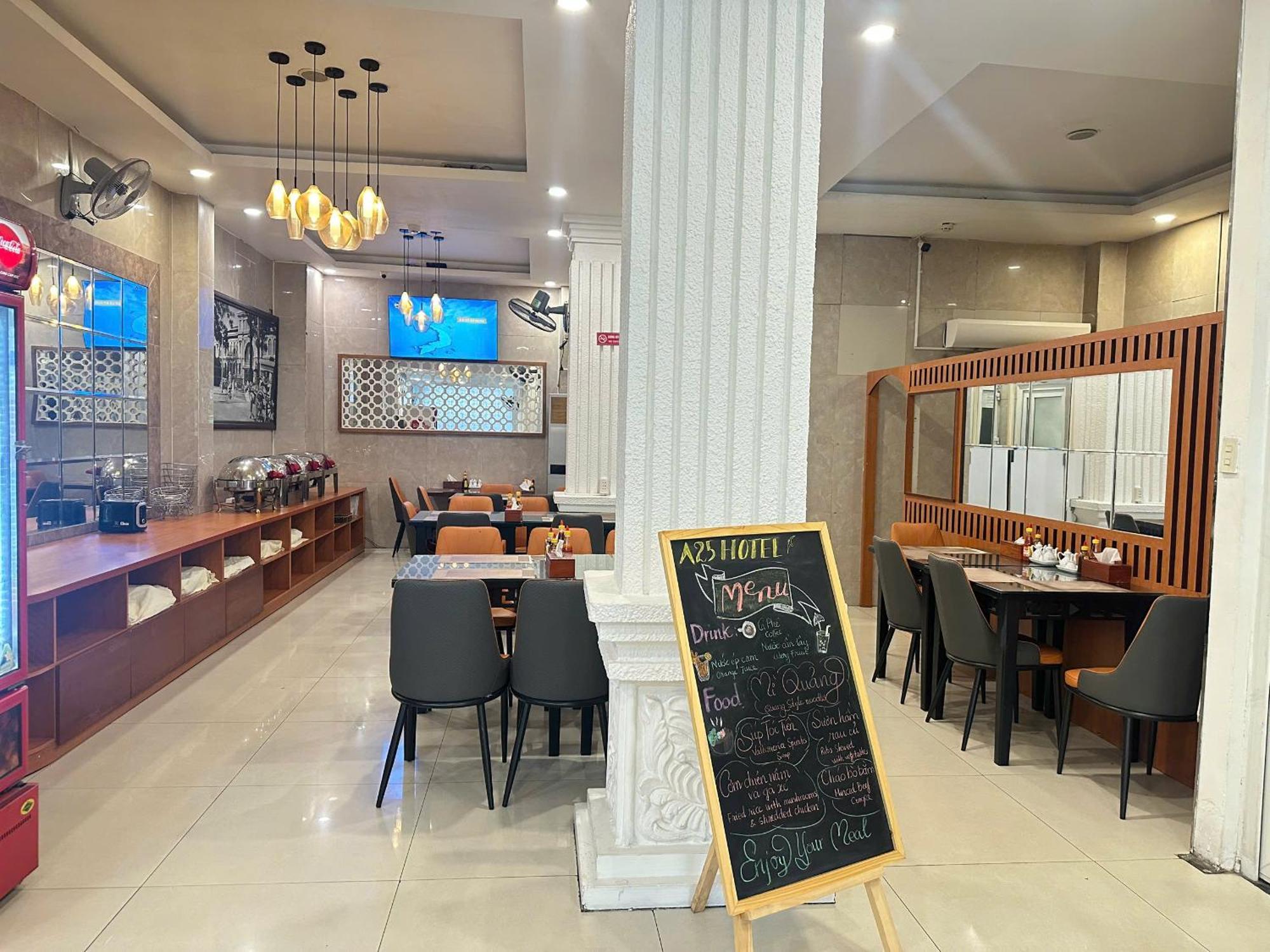 Hotel A25 - 274 De Tham Ho Chi Minh City