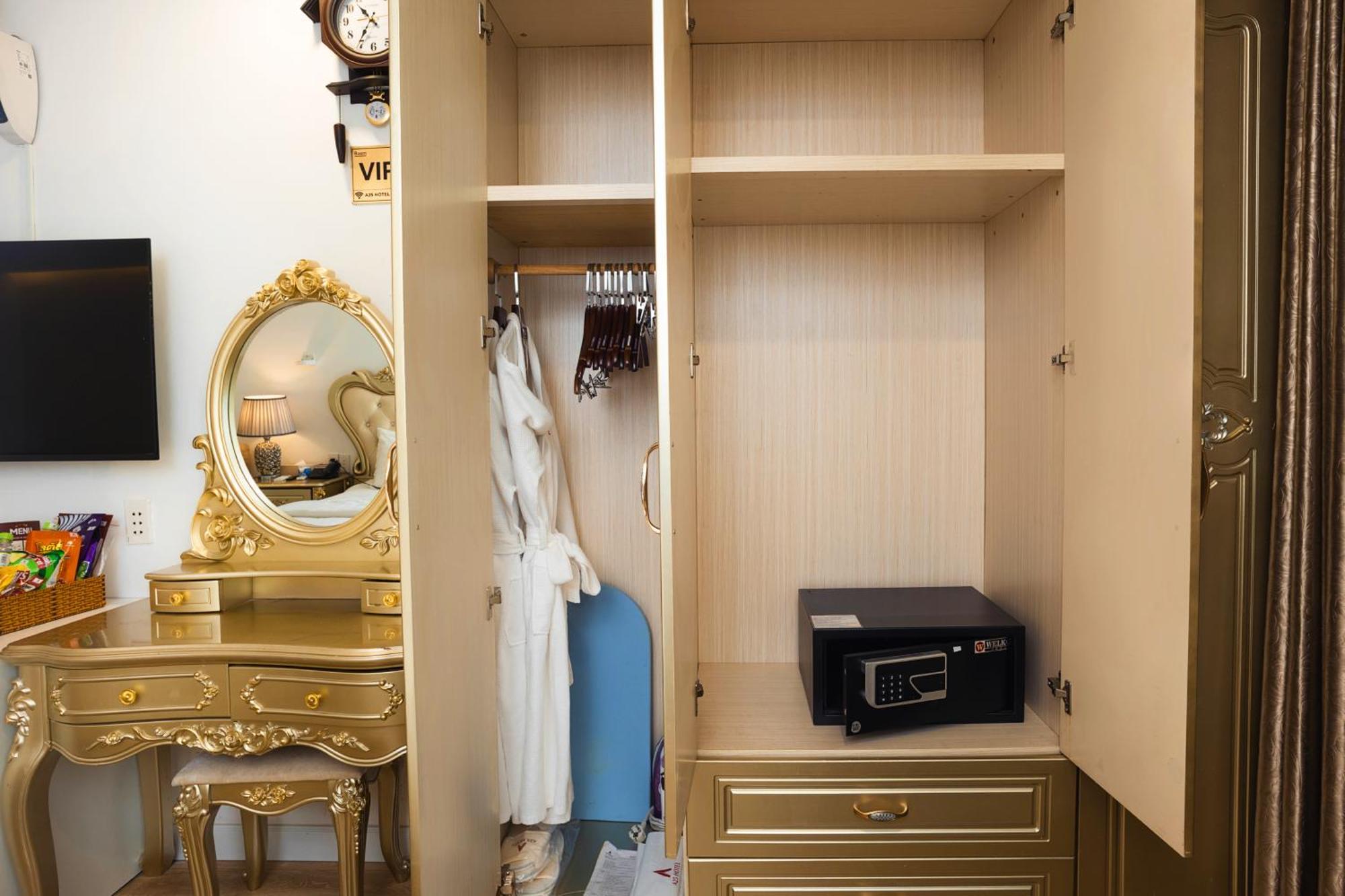 A25 - 255 Le Thanh Ton Hotel 2*