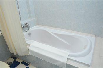 Golden Lotus Hotel 2*