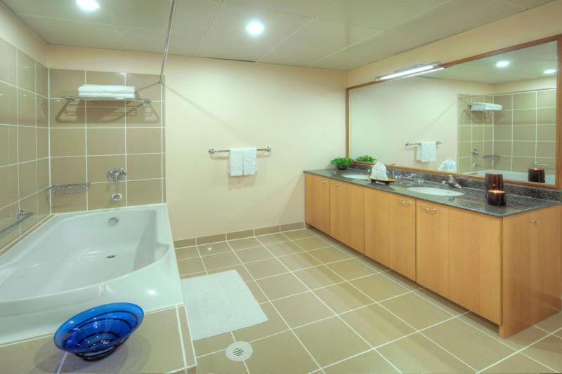 Indochine Park Tower Apartment *