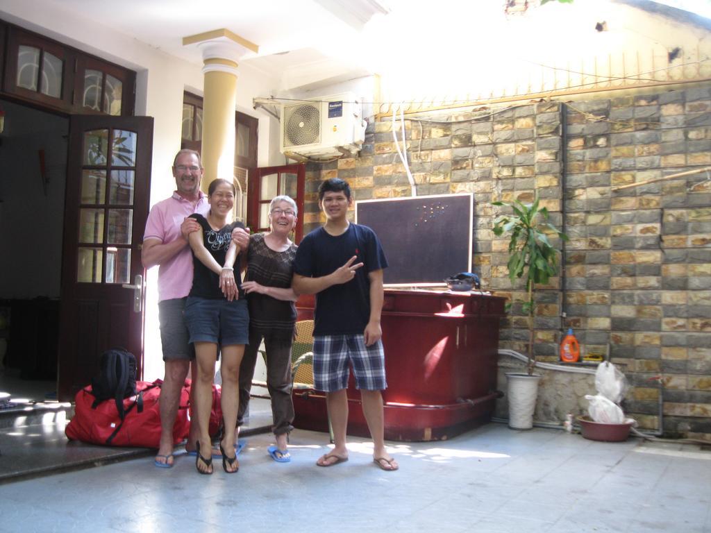 Ms Yang 2 - Cook Homestay