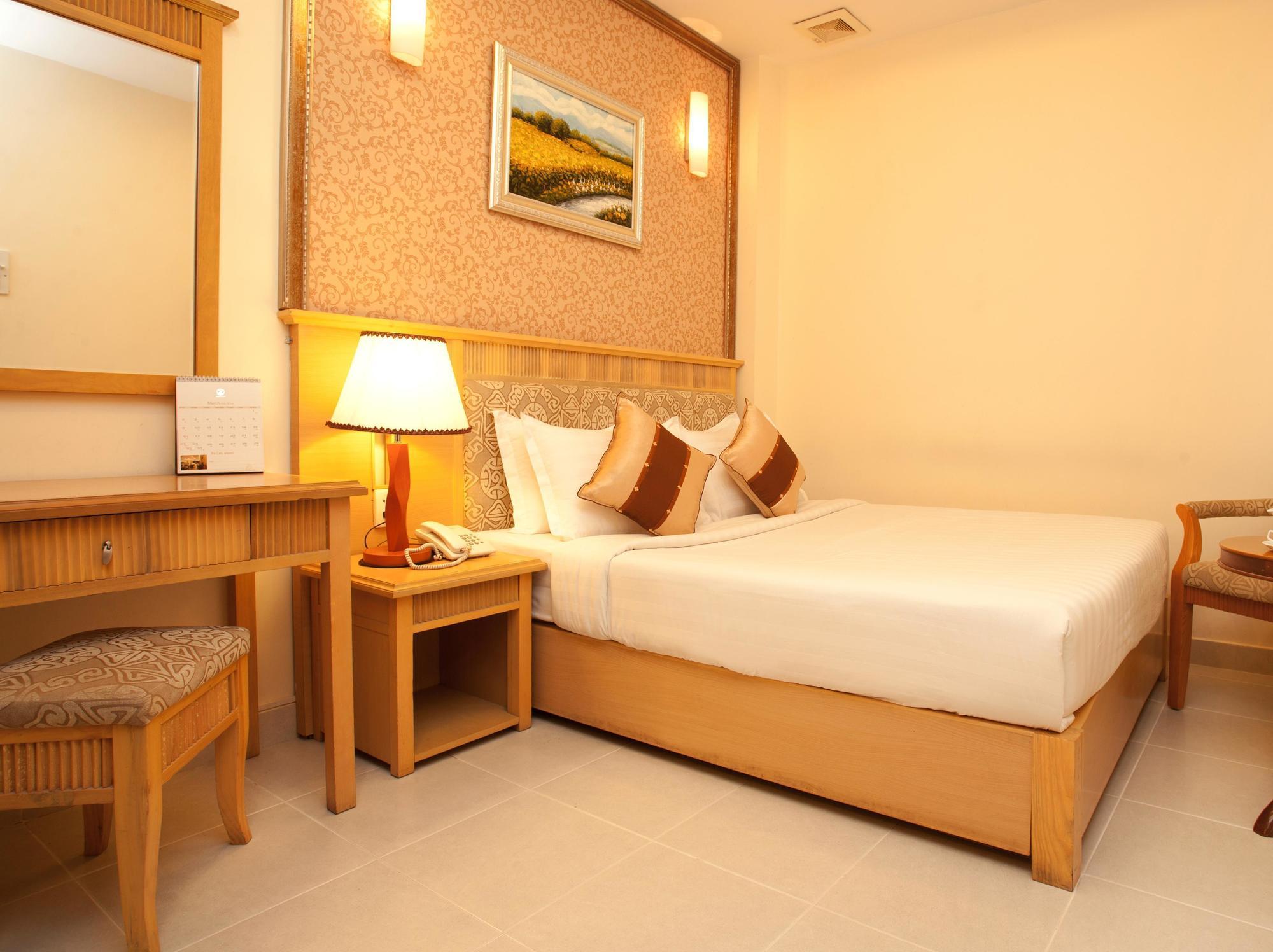 Silverland Min Hotel 3*
