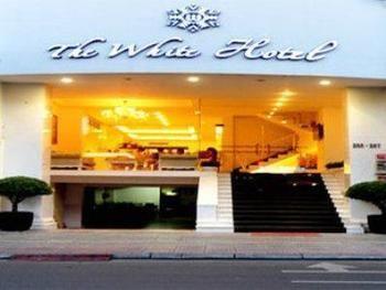 The White 8a Thai Lung Hotel 3*