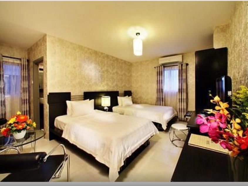 A&em - The Petit Hotel