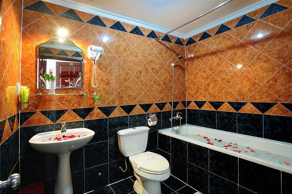 Little Brick Saigon Hotel 2*