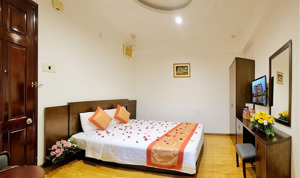 Little Brick Saigon Hotel 2*