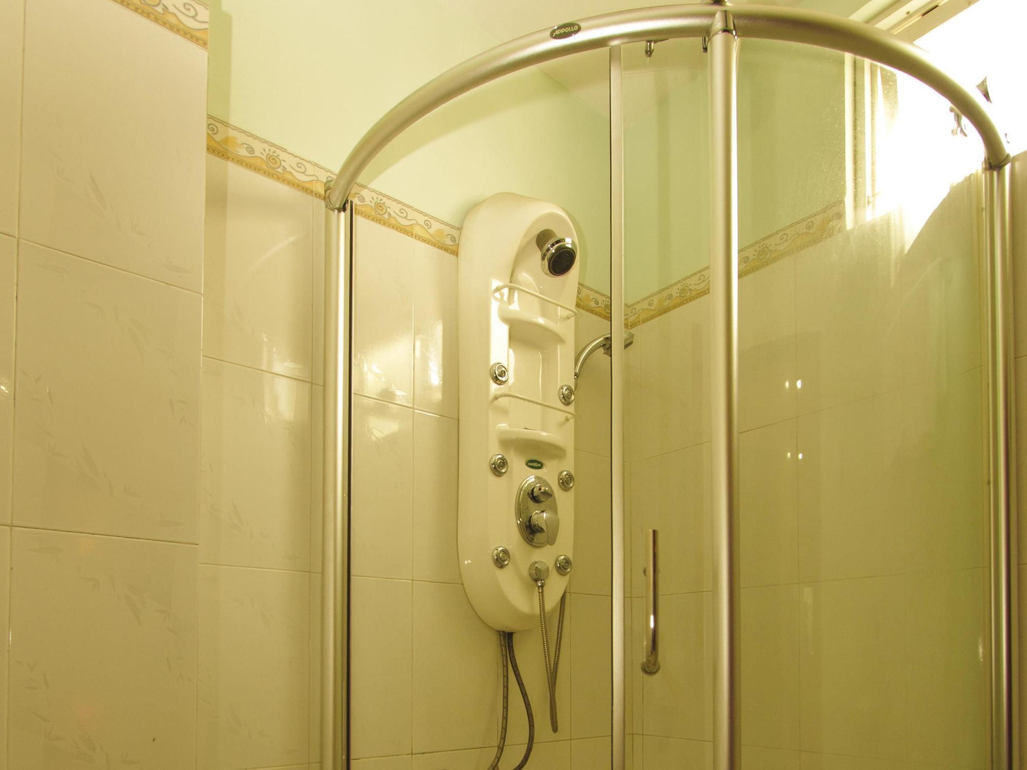 Hotel Quynh Huong 2*