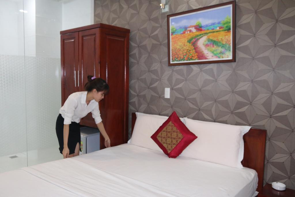 Hotel Mi Linh *