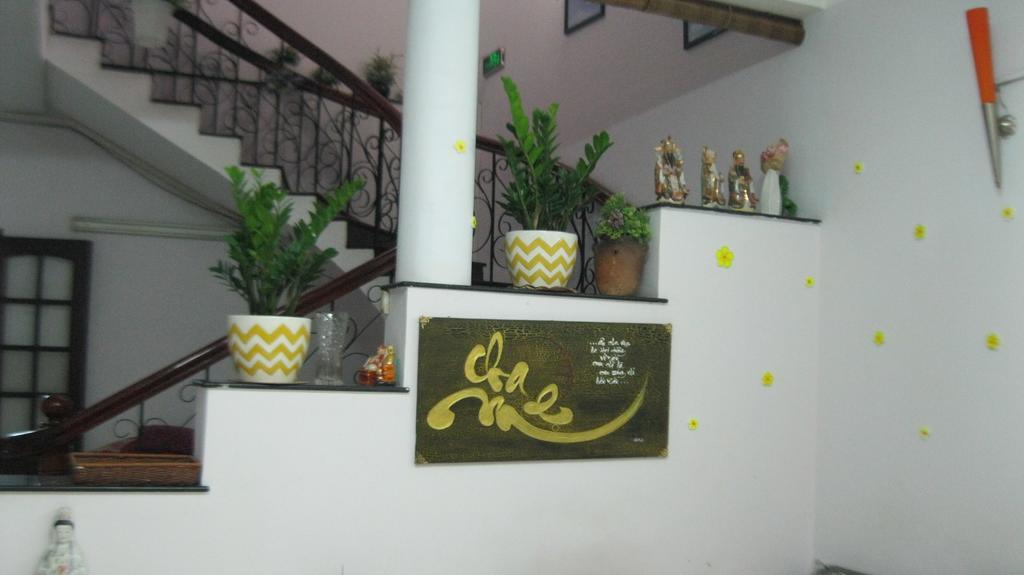 Ms Yang 2 - Cook Homestay *