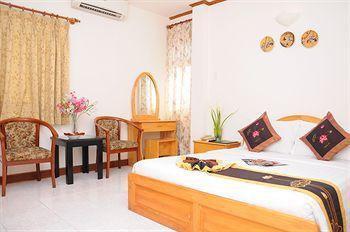Golden Lotus Hotel 2*