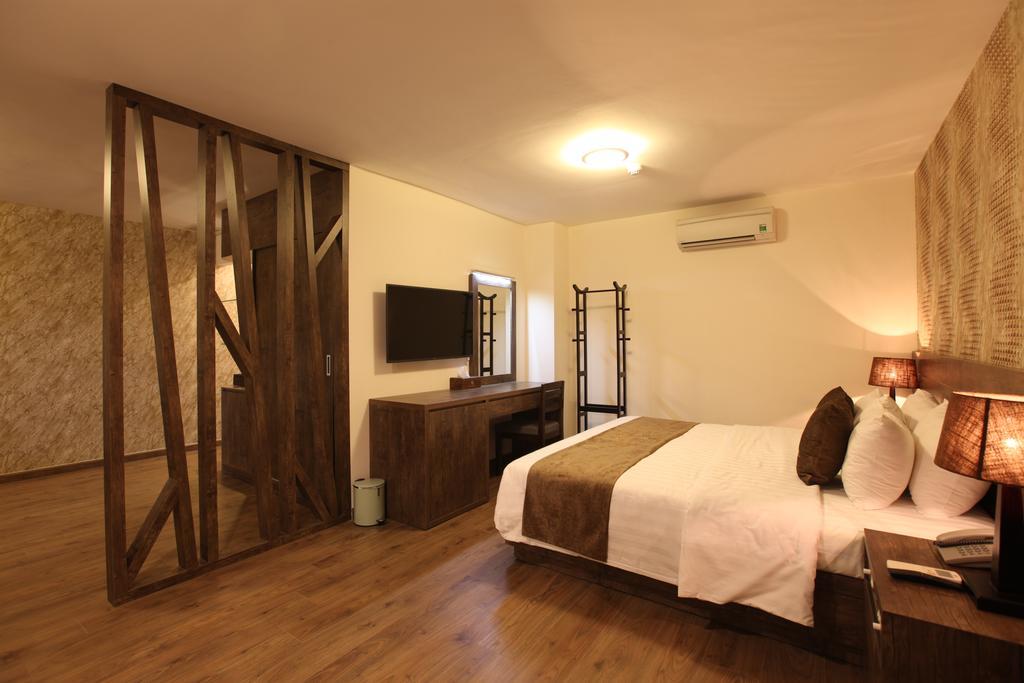 Minh Tam & 3/2 Hotel