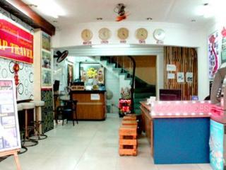 Vinh Hostel *