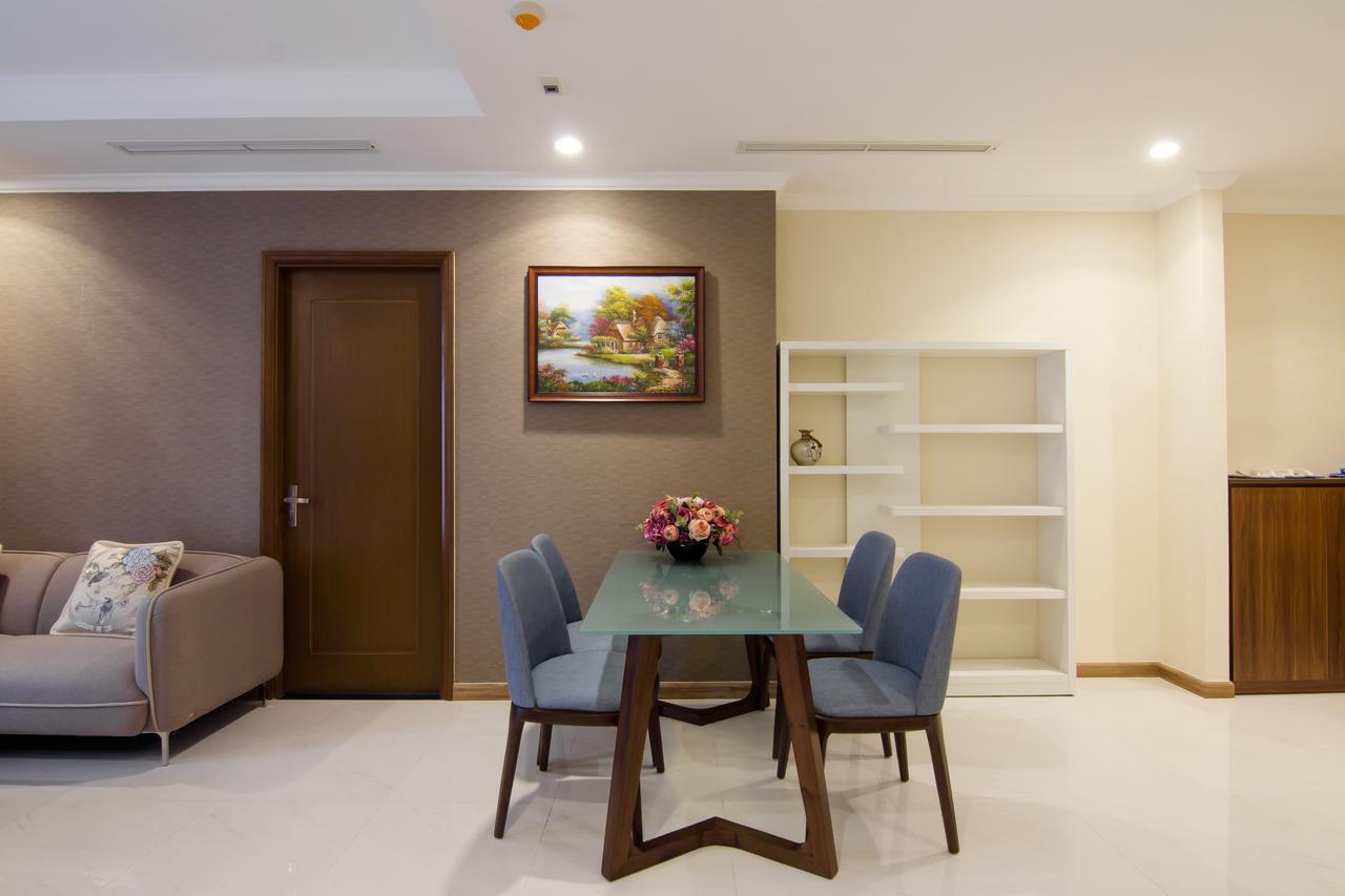 Huyen Vinhomes Central Park *