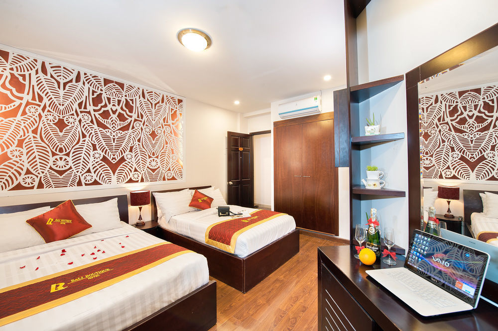 Khách sạn Valentine Boutique - 29 Bui Vien Street 3*