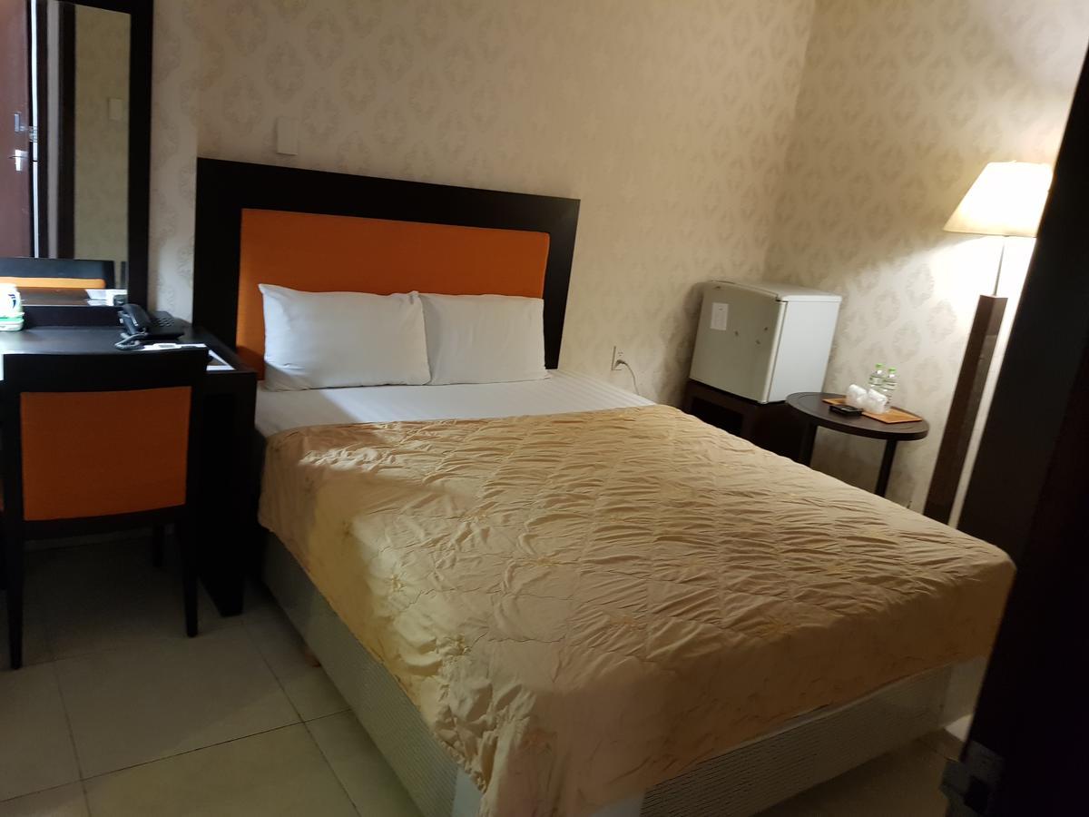 Hotel Laguna 2*