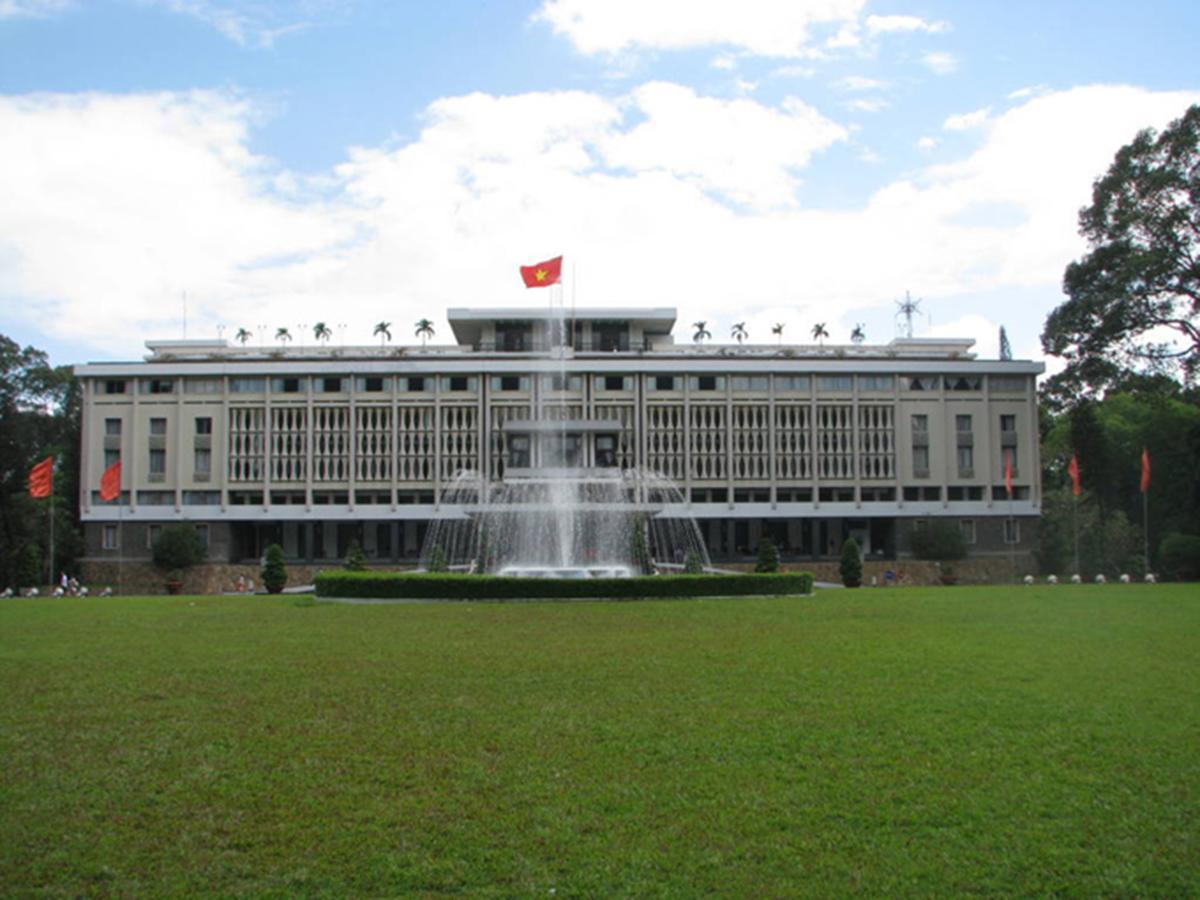 Lê Hân đại Nam Khách sạn 2*