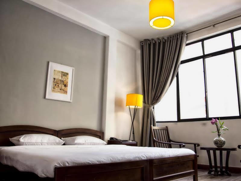 Hotel Tripwriter & Bistro *