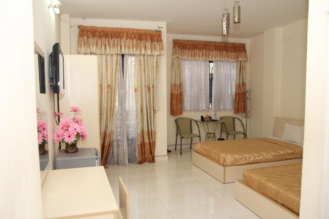 Khách sạn Ngân Long *