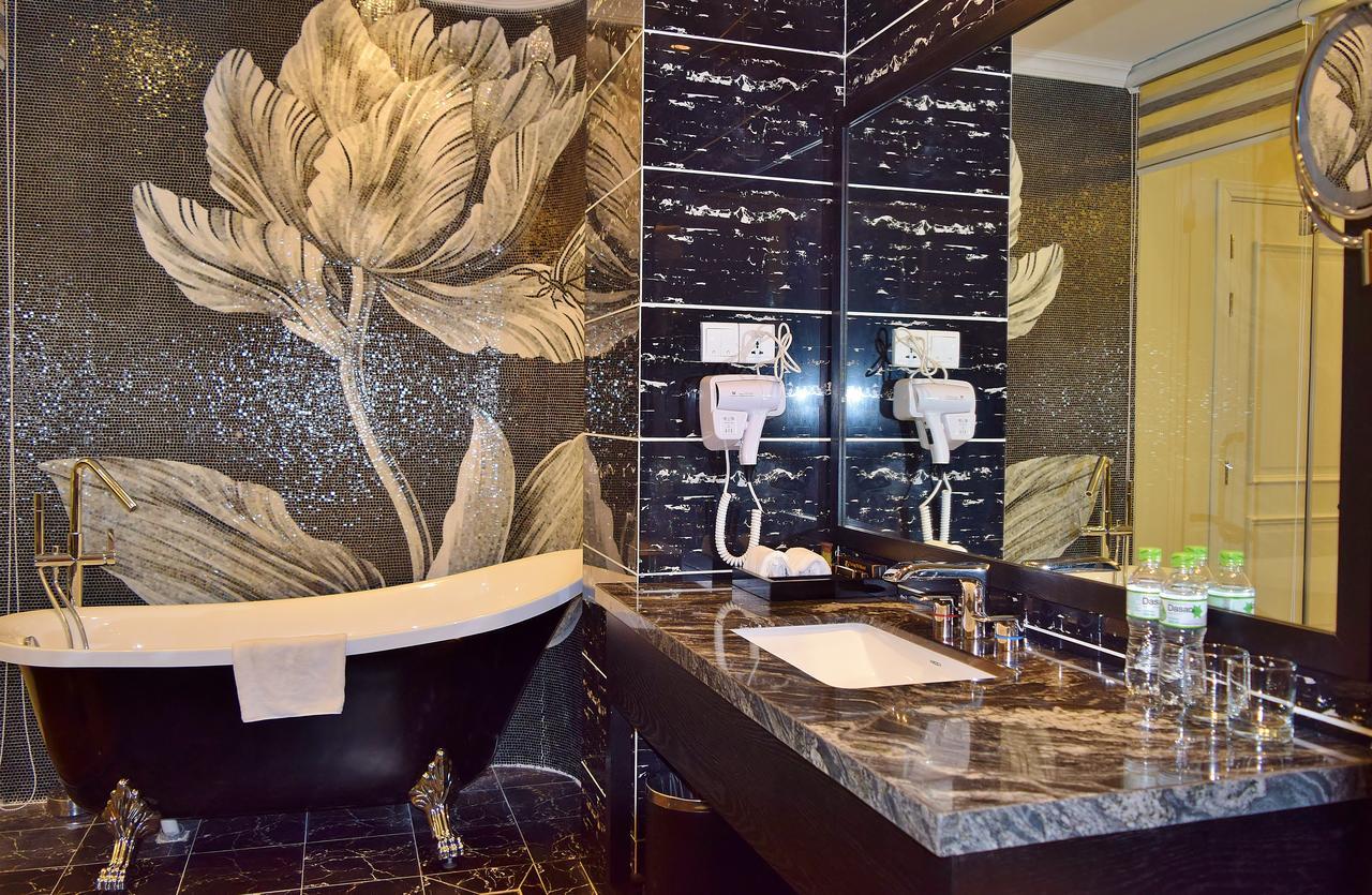 Tuong Vi Saigon Hotel 3*