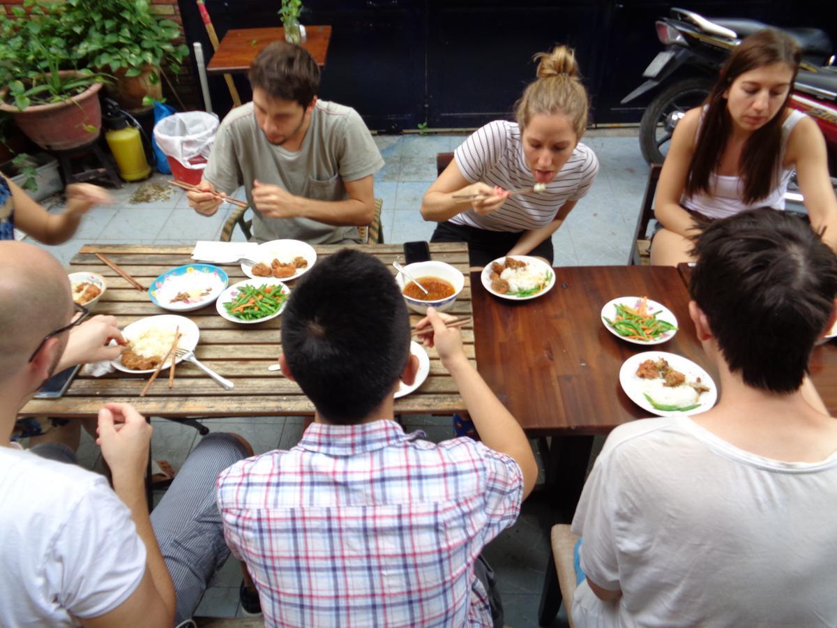 Ms Yang 2 - Cook * Ho Chi Minh City