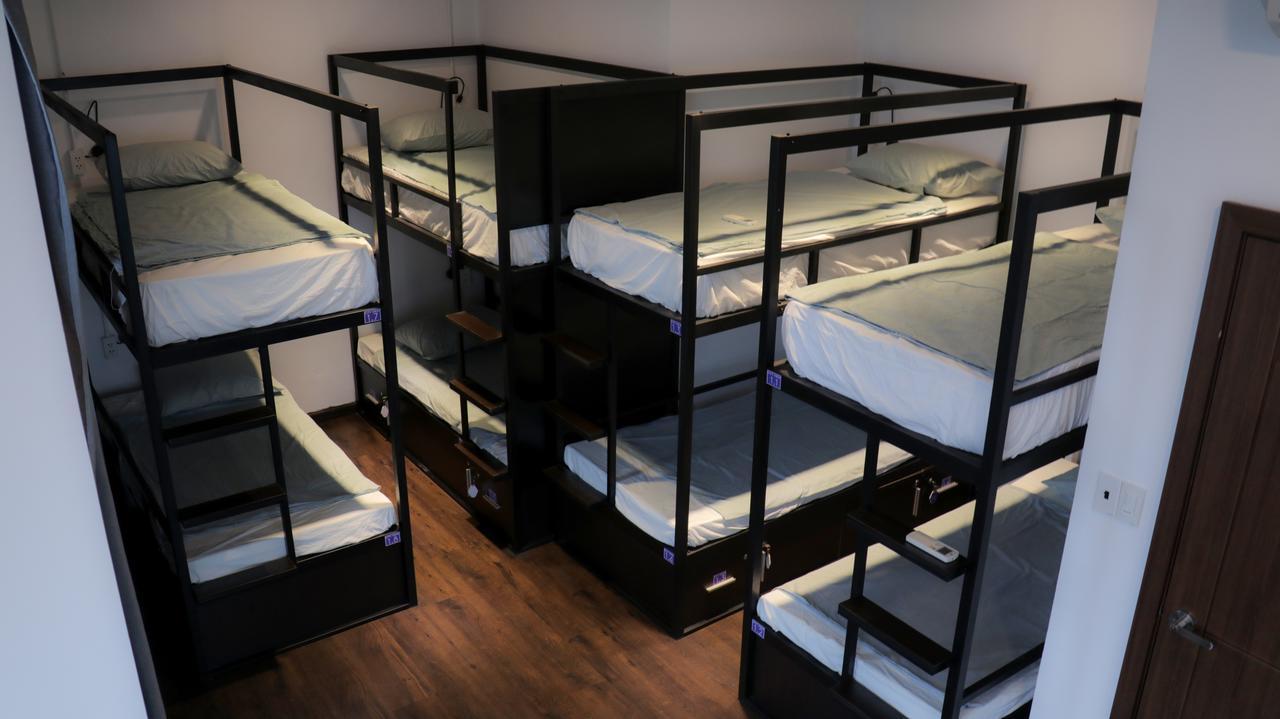 Hostel Penthouse & *